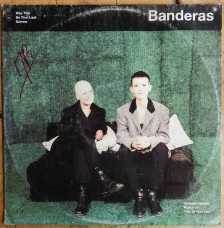 Banderas-0